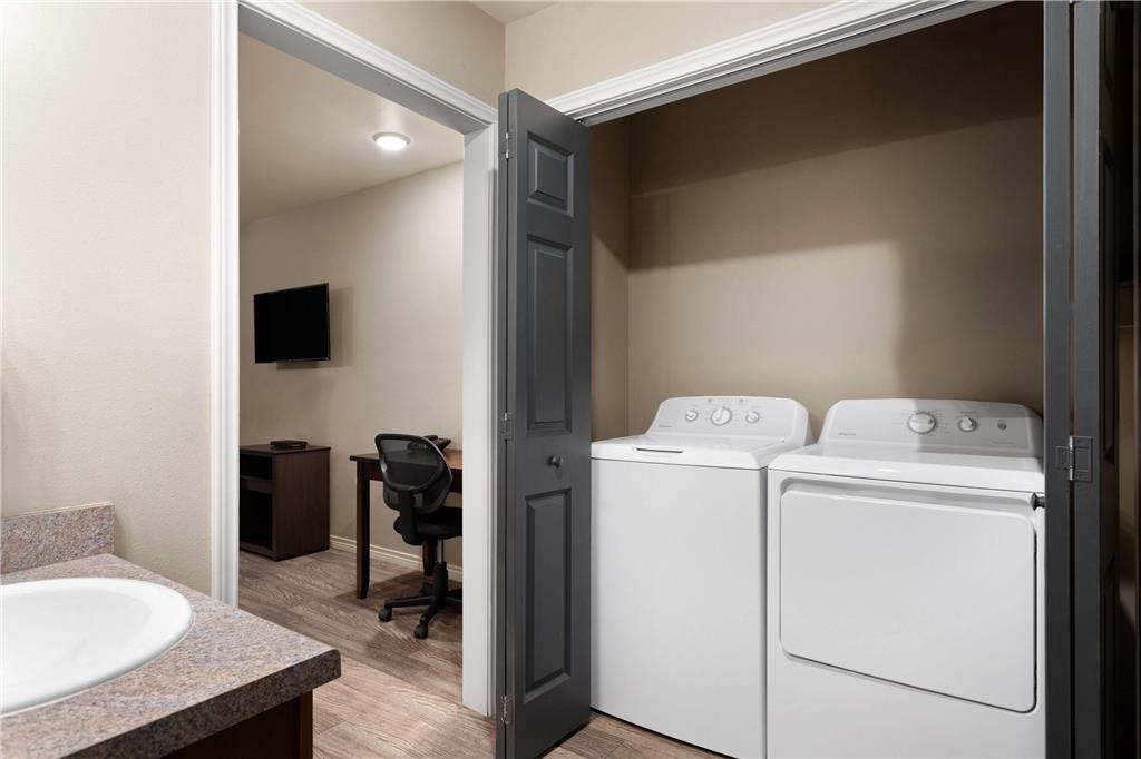 Eagle's Den Suites Andrews a Travelodge by Wyndham - photo 22