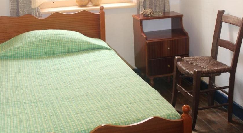 TRIANON Hostel Central Paphos Old Town