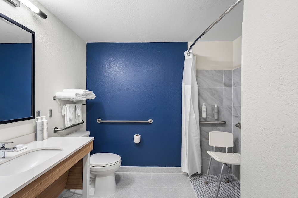 Spark by Hilton Alpharetta Roswell - photo 16