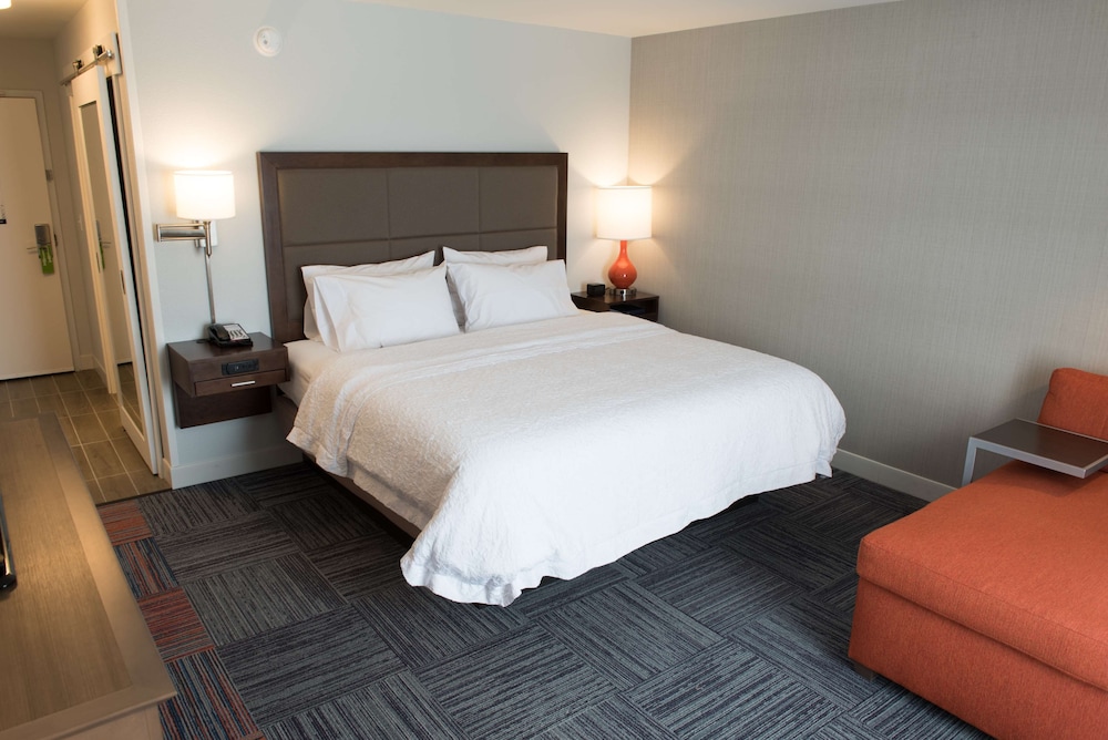 Hampton Inn & Suites Bay City - photo 22