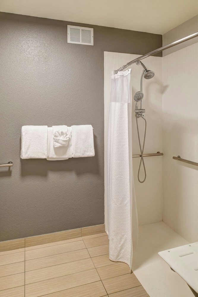 Courtyard by Marriott Columbia Northeast Fort Jackson Area - photo 40