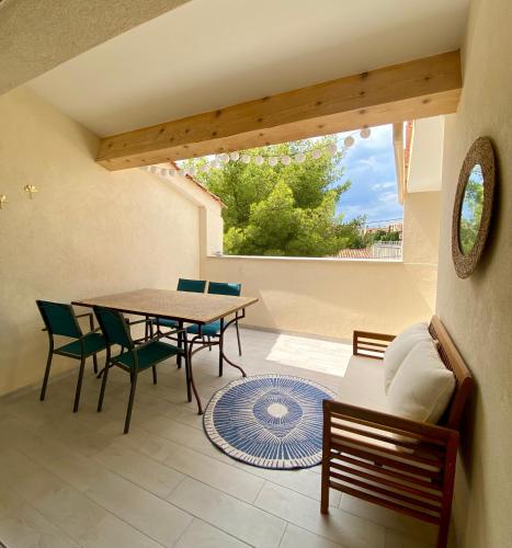 Beau Duplex Marseillais Tres Lumineux - carbon neutral hotel in Marseille