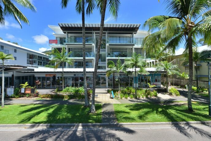Drift Luxury Private Apartment — 4-Star Luxury Hotel in Palm Cove, Australia