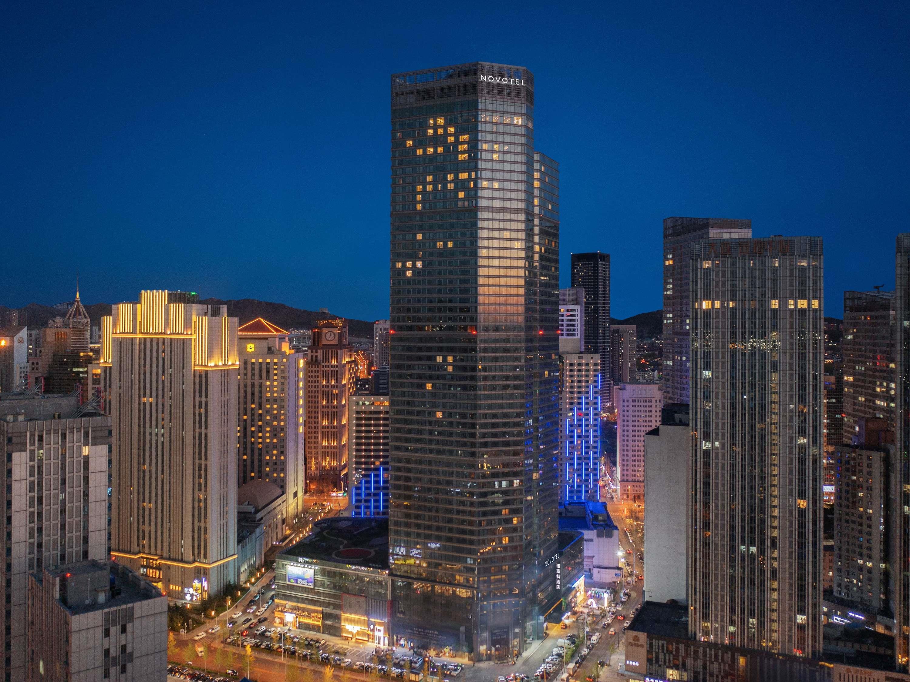 Novotel Dalian Zhongshan Square — 4-Star Luxury Hotel in Dalian, People's Republic of China