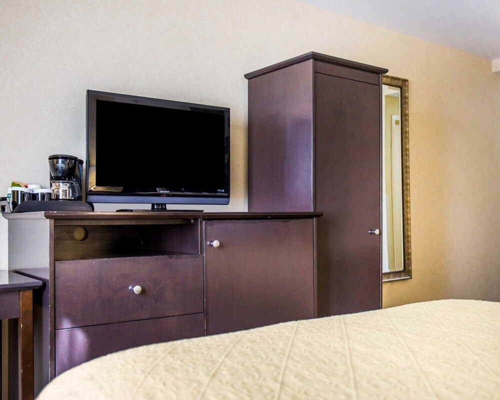 Quality Inn Woodside - photo 16