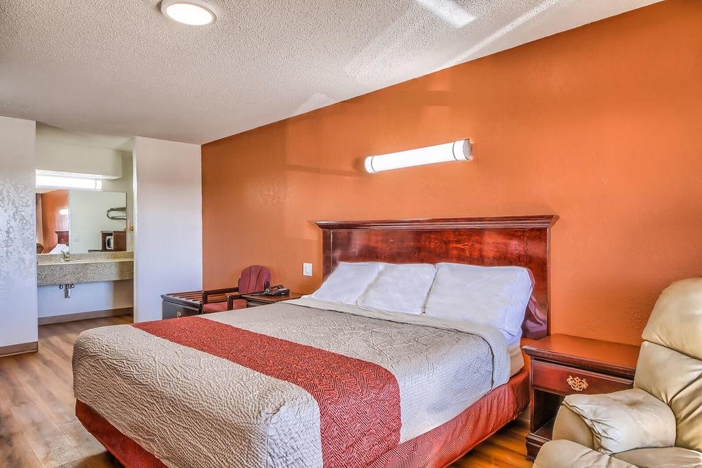 Hillcrest Inn & Suites Ozona — hotel in Ozona