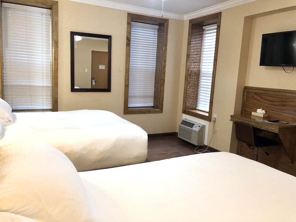 District Hotel - photo 8