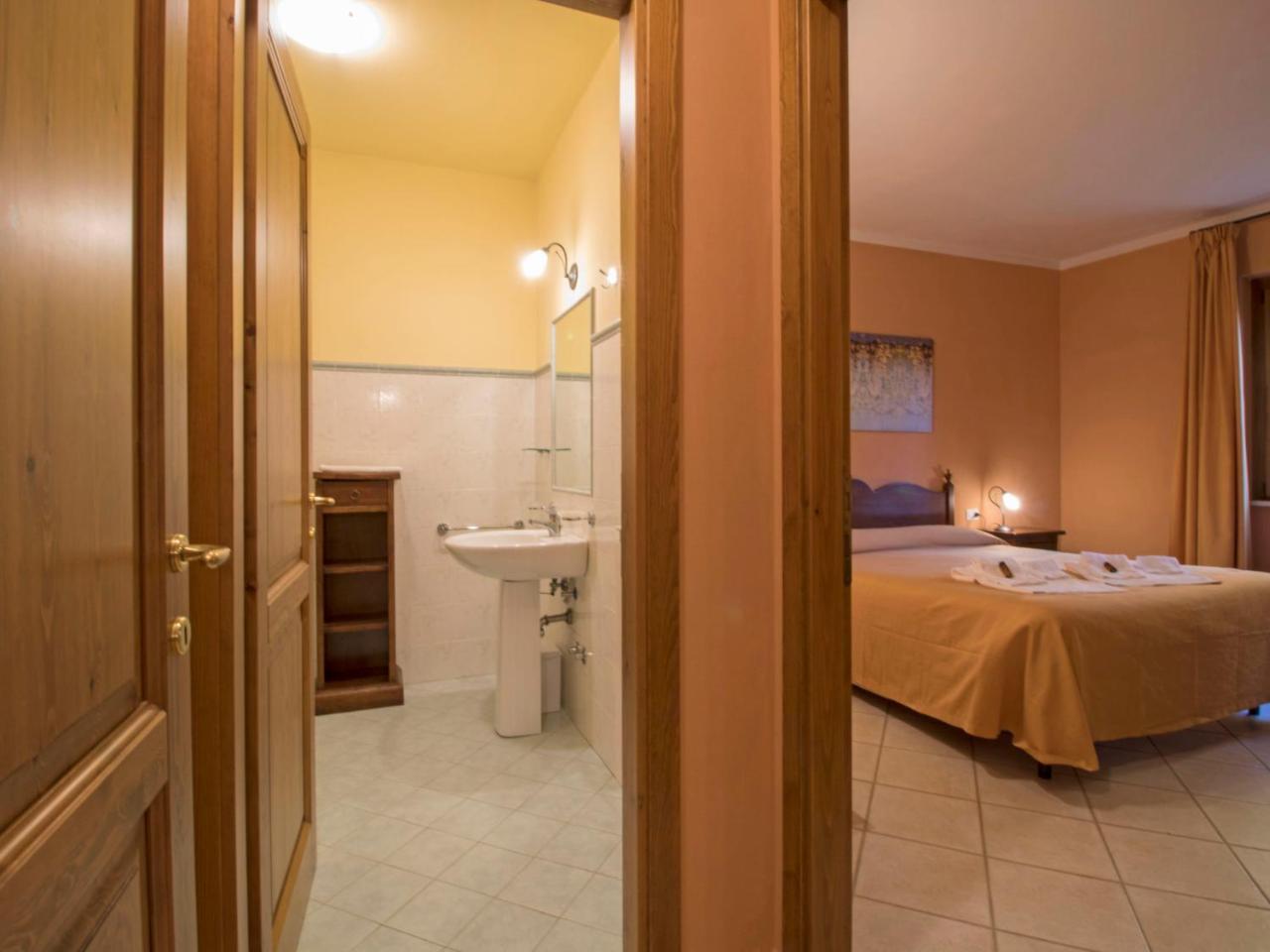 Thermae Apartment 16b — 4-Star Luxury Hotel in Sorano, Italy