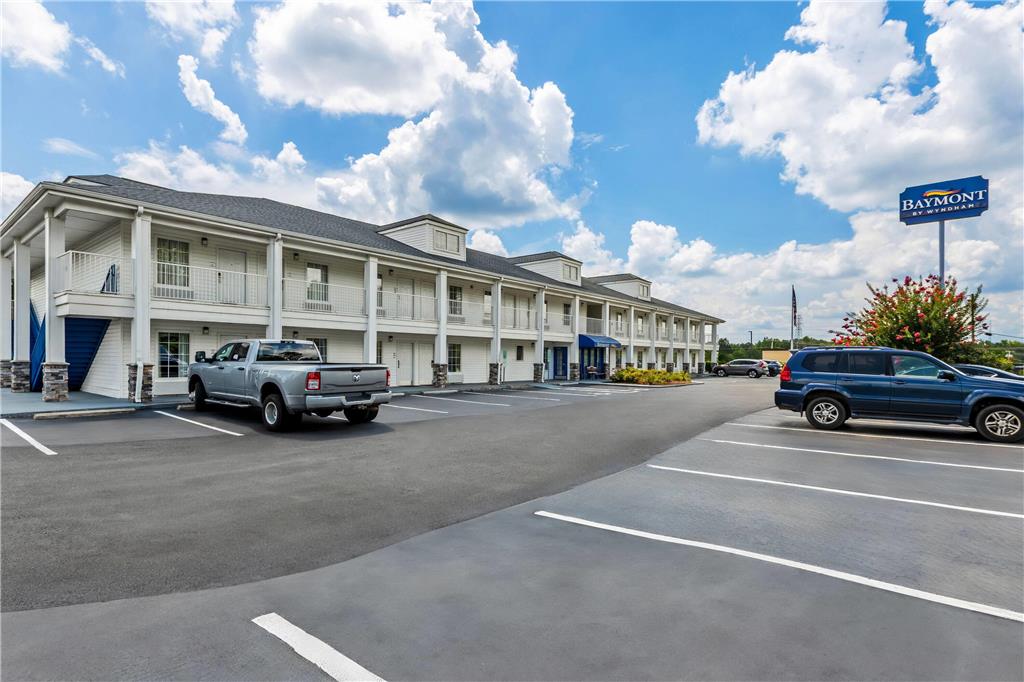 Baymont by Wyndham Forest City - photo 3