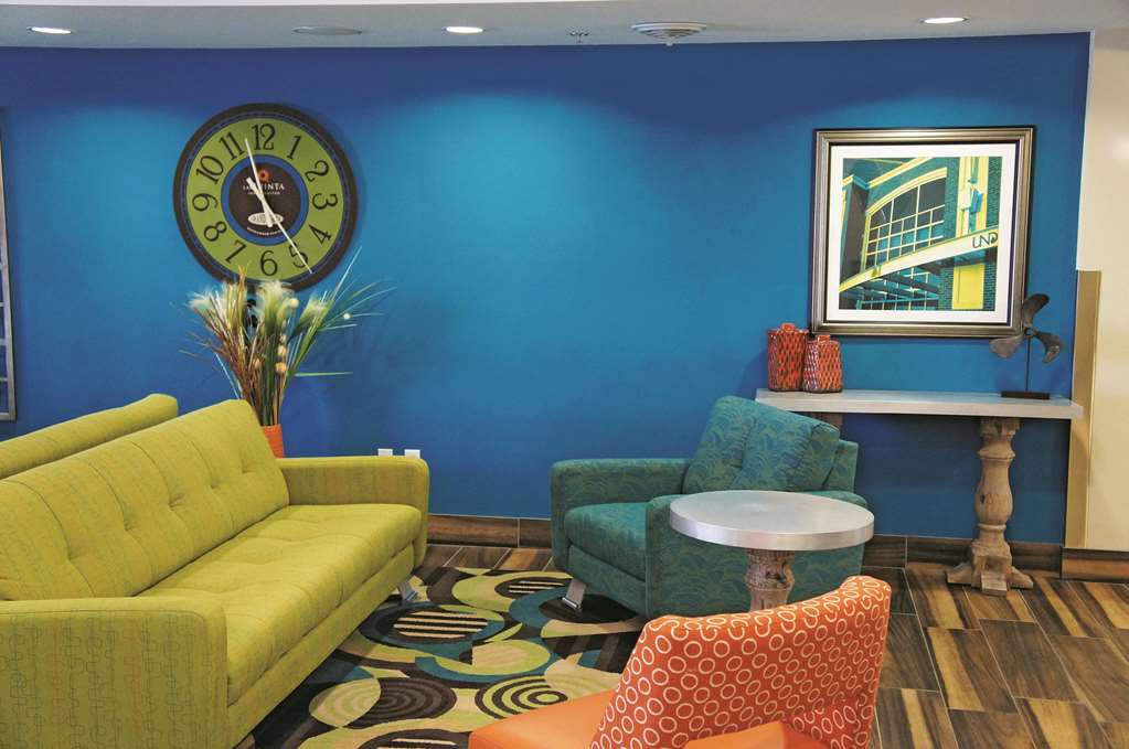 La Quinta Inn & Suites by Wyndham Grand Forks - photo 5