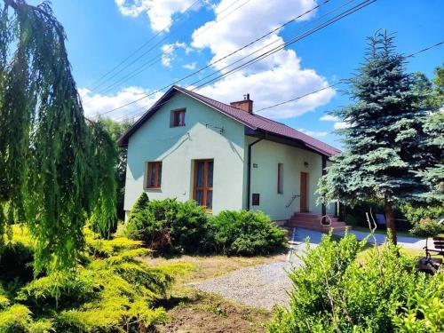 Zielony Domek z dużym tajemniczym ogrodem i rekreacyjną stodołą pet-friendly hotel Obrazow
