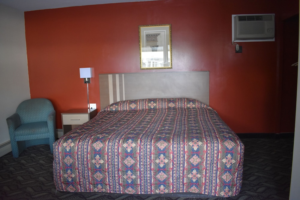 South Hills Motel - photo 7