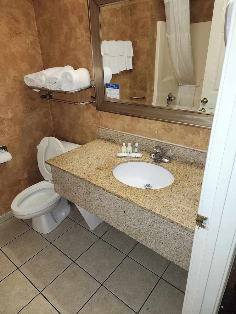 Quality Inn & Suites Somerset Downtown - photo 22