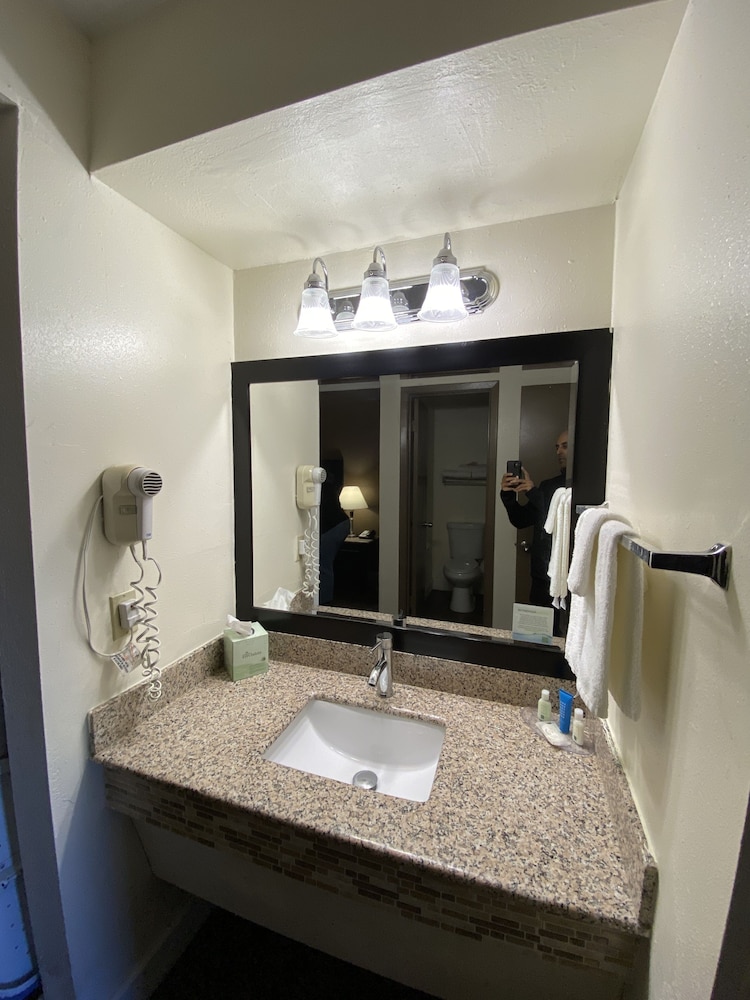 Baymont by Wyndham Del Rio - photo 30