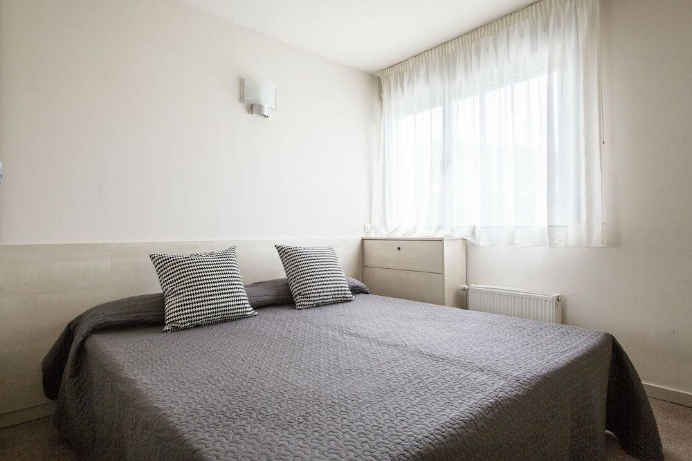 Residencia Universitaria Resa Manuel Agud Querol in San Sebastian, Spain