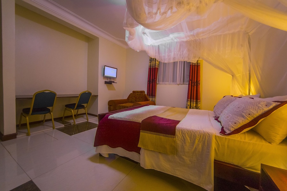 Hotel Royal Nest - carbon neutral hotel in Entebbe