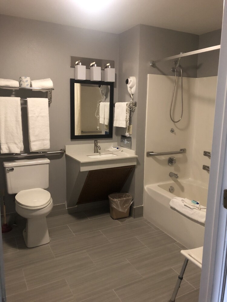Adams Inn - photo 22