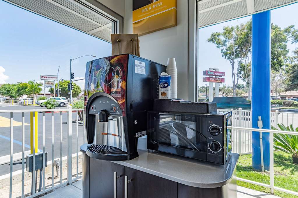 Motel 6 - photo 24