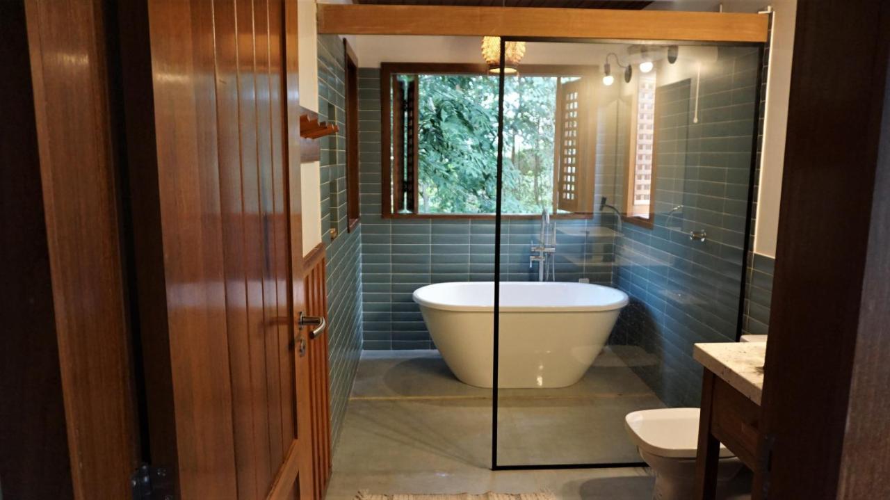 Alter e Estilo 2 quartos amplos com Ar 2 banheiros cozinha completa charme e conforto junto à Natureza e a 100 metros da praia do Lago Verde in Unknown City, Brasil