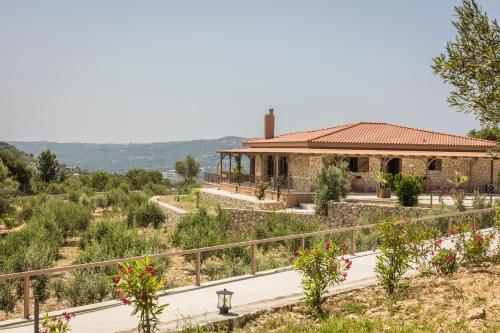 Saint Nicholas Villas 4 — 4-Star Luxury Hotel in Argostolion, Greece