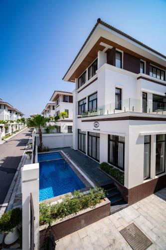 Idc White House Ha Long Flc Golf & Resort in Ha Long, Vietnam