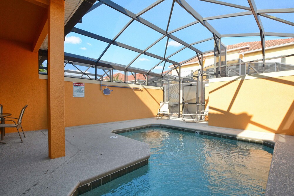 Close To Clubhouse Splashpool 3026Pp - featured photo