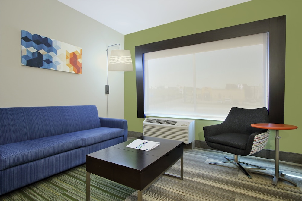 Holiday Inn Express & Suites Brookshire Katy Freeway by IHG - photo 10