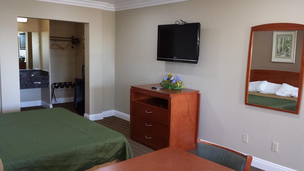 Regency Inn and Suites Moreno Valley - photo 20