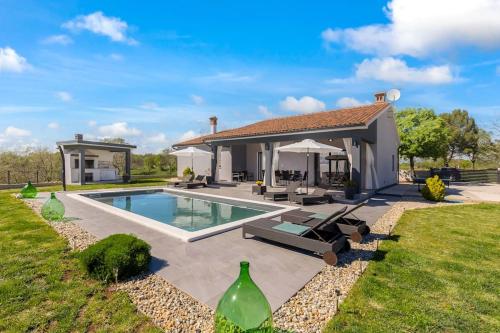 Villa My Ivana by Istrialux — 4-Star Luxury Hotel in Bale, Croatia