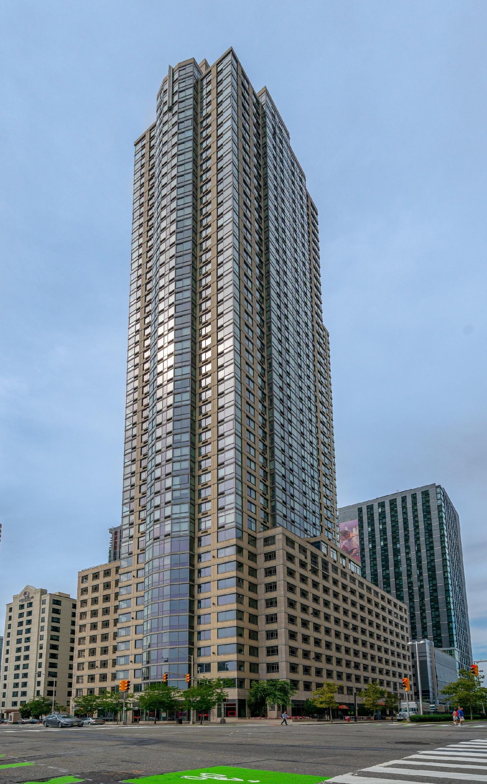 Global Luxury Suites at Metropolitan — 4-Star Luxury Hotel in Jersey City, United States