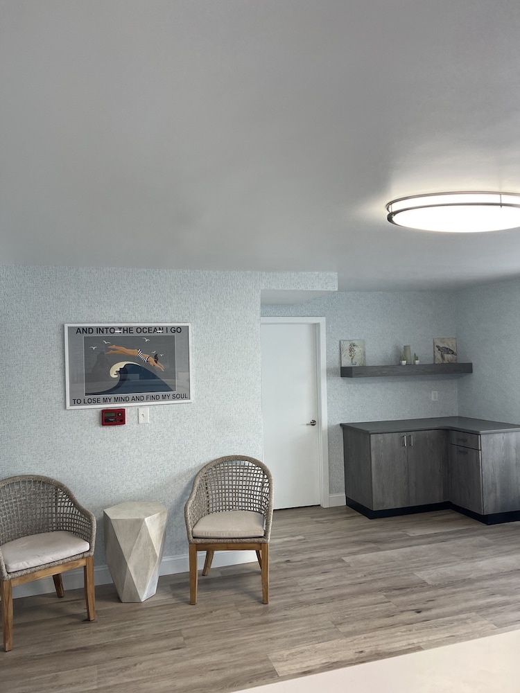 Blu Atlantic Oceanfront Hotel & Suites - photo 5