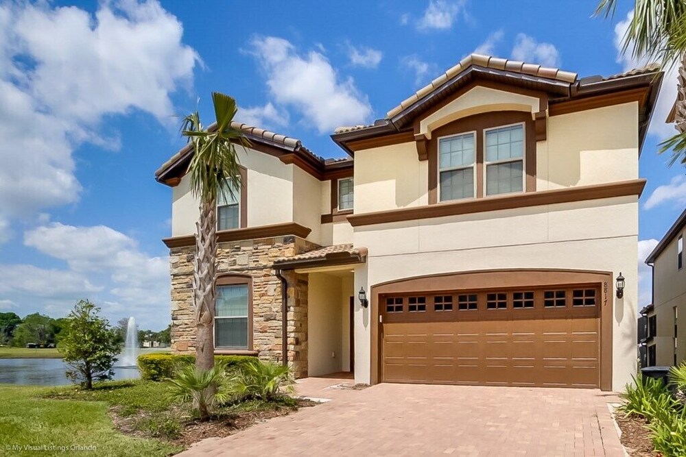 Lakefront Orange Pool Retreat by AVD — 4-Star Luxury Hotel in Kissimmee, United States