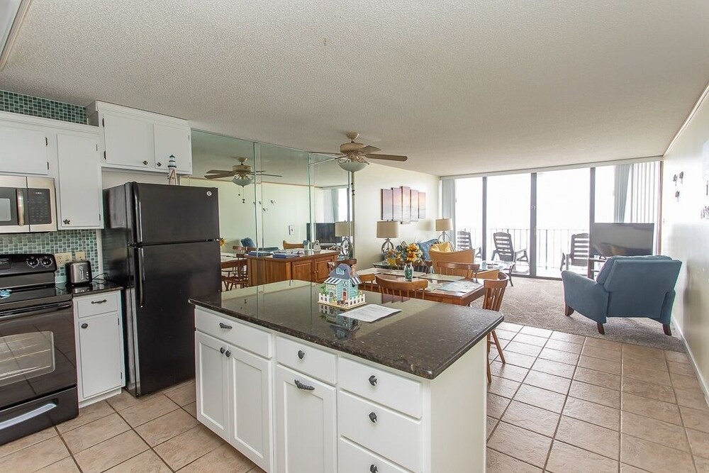 Royal Garden Resort 515 2 Bedroom Condo by RedAwning - photo 6