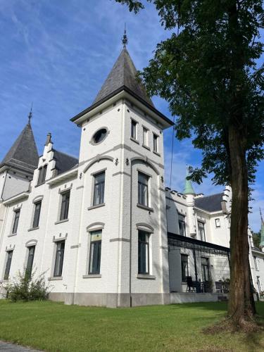 Vakantiewoning de Toren — hotel in Kortessem