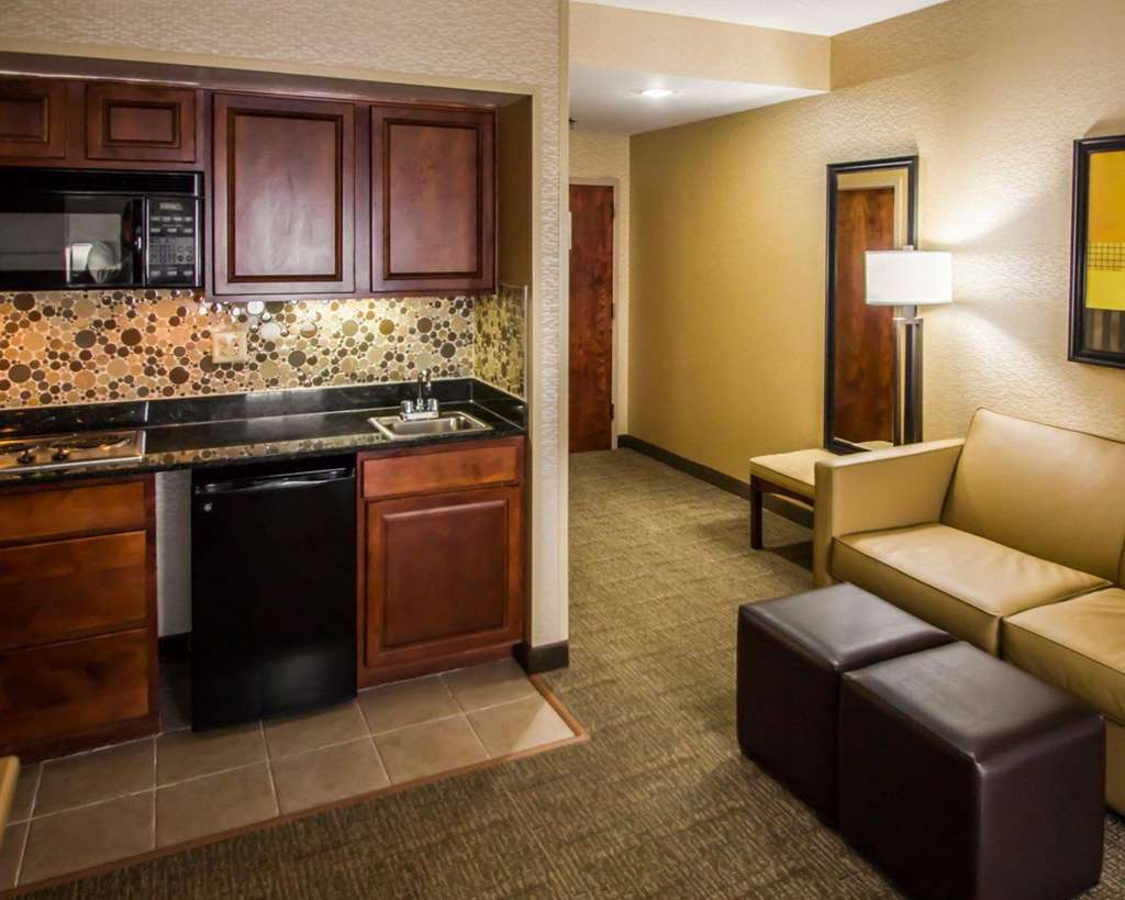 Quality Suites NYC Gateway - photo 13