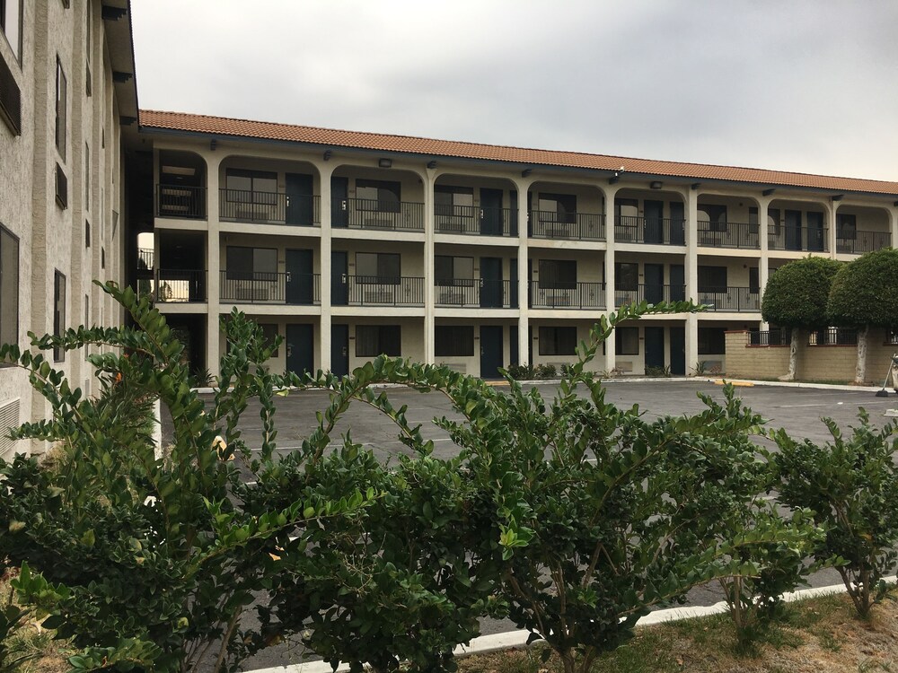 Motel6 Artesia CA - photo 52