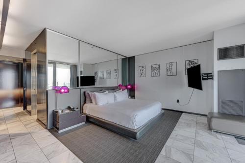 The Lindo Cafaro Suite at Palms Place