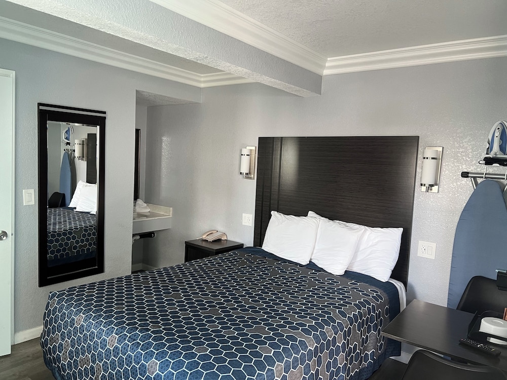 Sea Garden Inn - photo 21