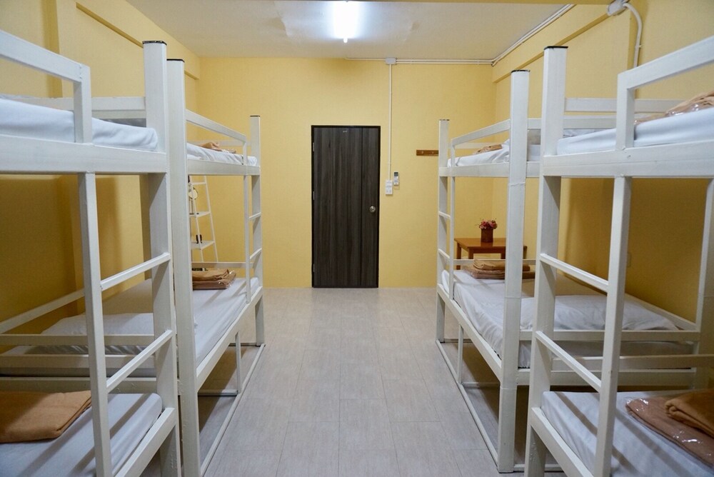 ROOM 218 Dorm for rent Adults Only