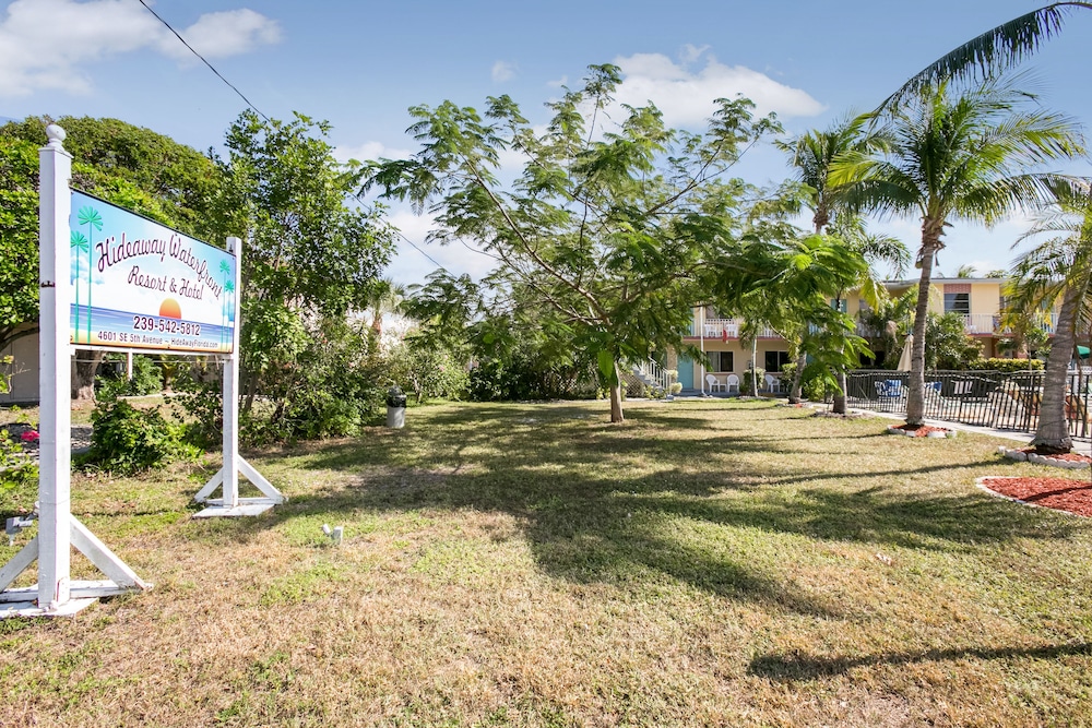 Hideaway Waterfront Resort & Hotel - photo 44