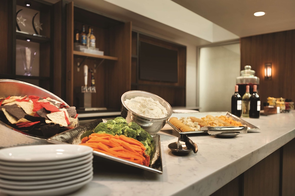 Embassy Suites by Hilton Atlanta at Centennial Olympic Park - photo 50