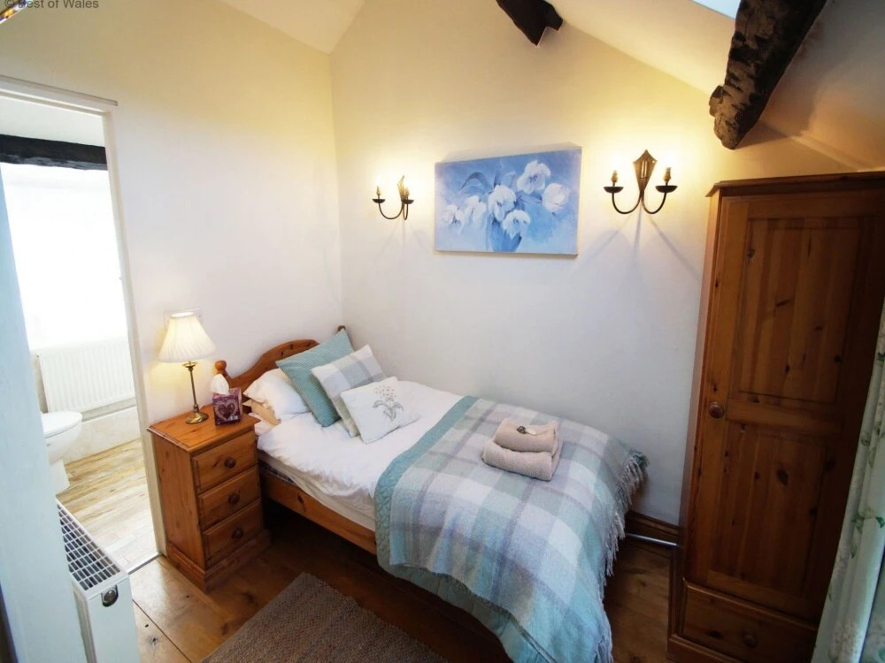 Beacons View Farm Cottages — Brecon — photo 2