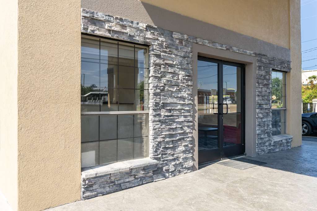 Econo Lodge Brownsville - photo 6