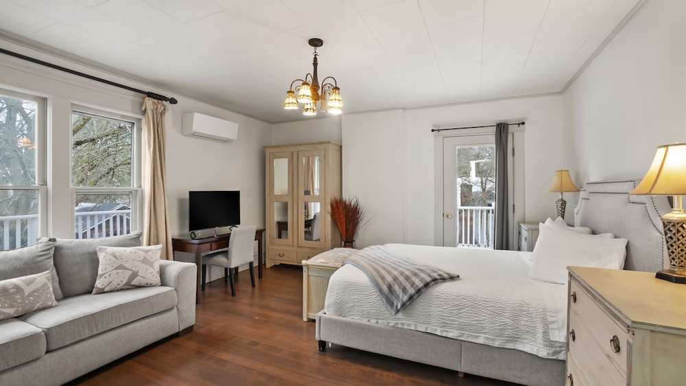 Greenbriar Inn - photo 15