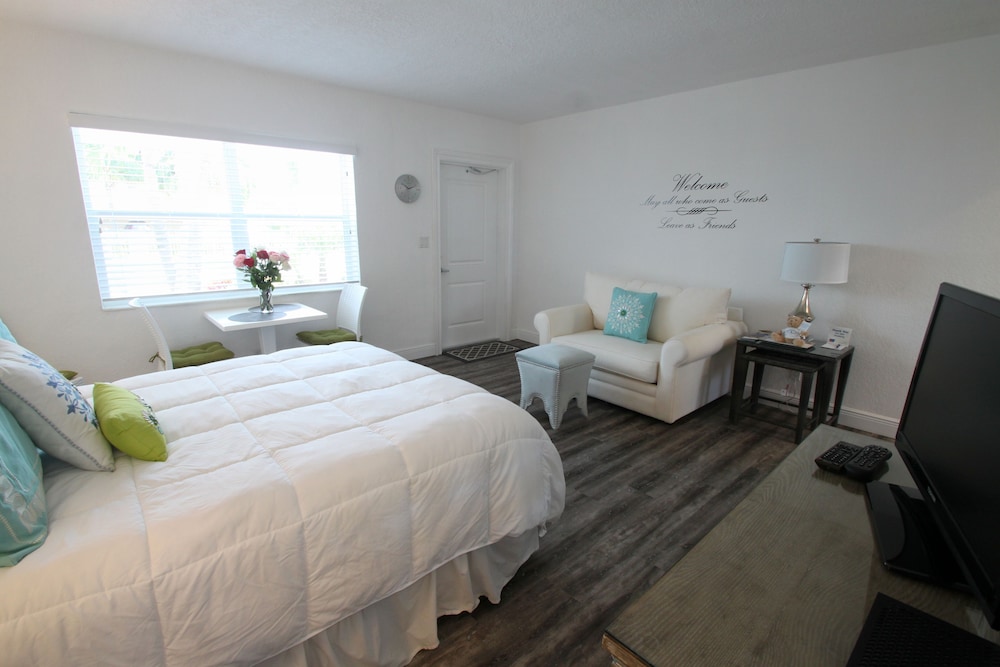 Sea Spray Inn in Lauderdale-By-The-Sea, United States