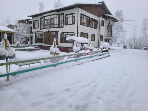 Gulsitara Resorts Gulmarg in Srinagar, India
