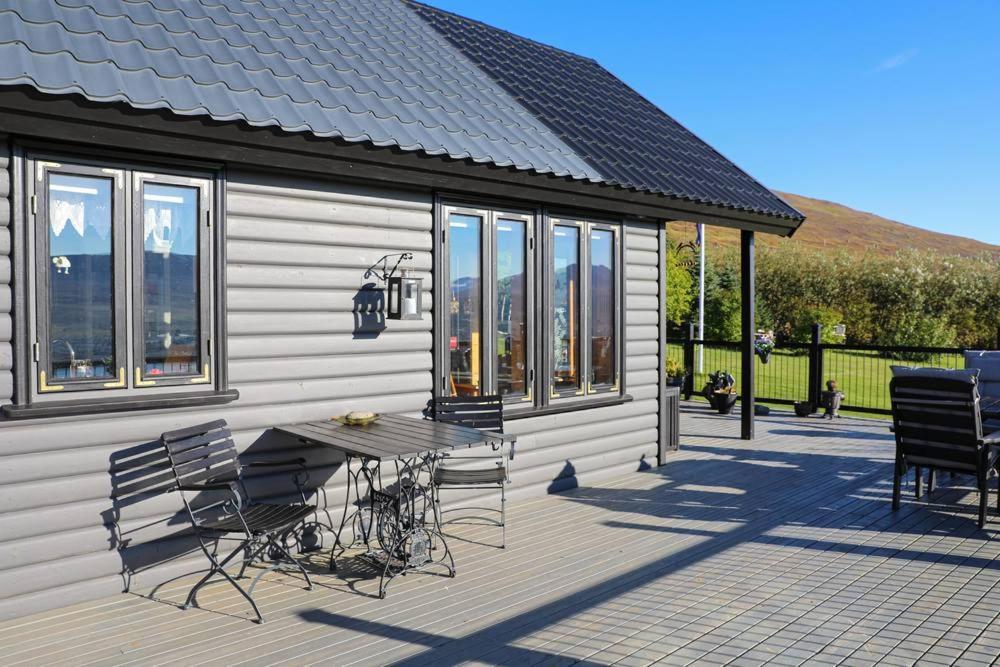 LL Properties Charming Panorama Family Cabin