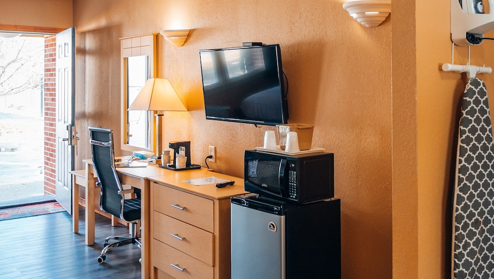 Quiet Corner Inn - photo 42