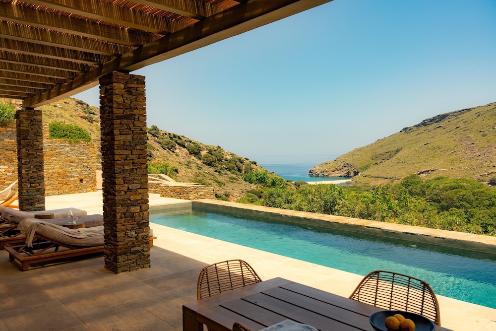 Onar Andros — 4-Star Luxury Hotel in Andros, Greece