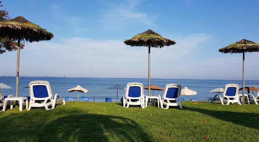 Andreas & Melani Beach